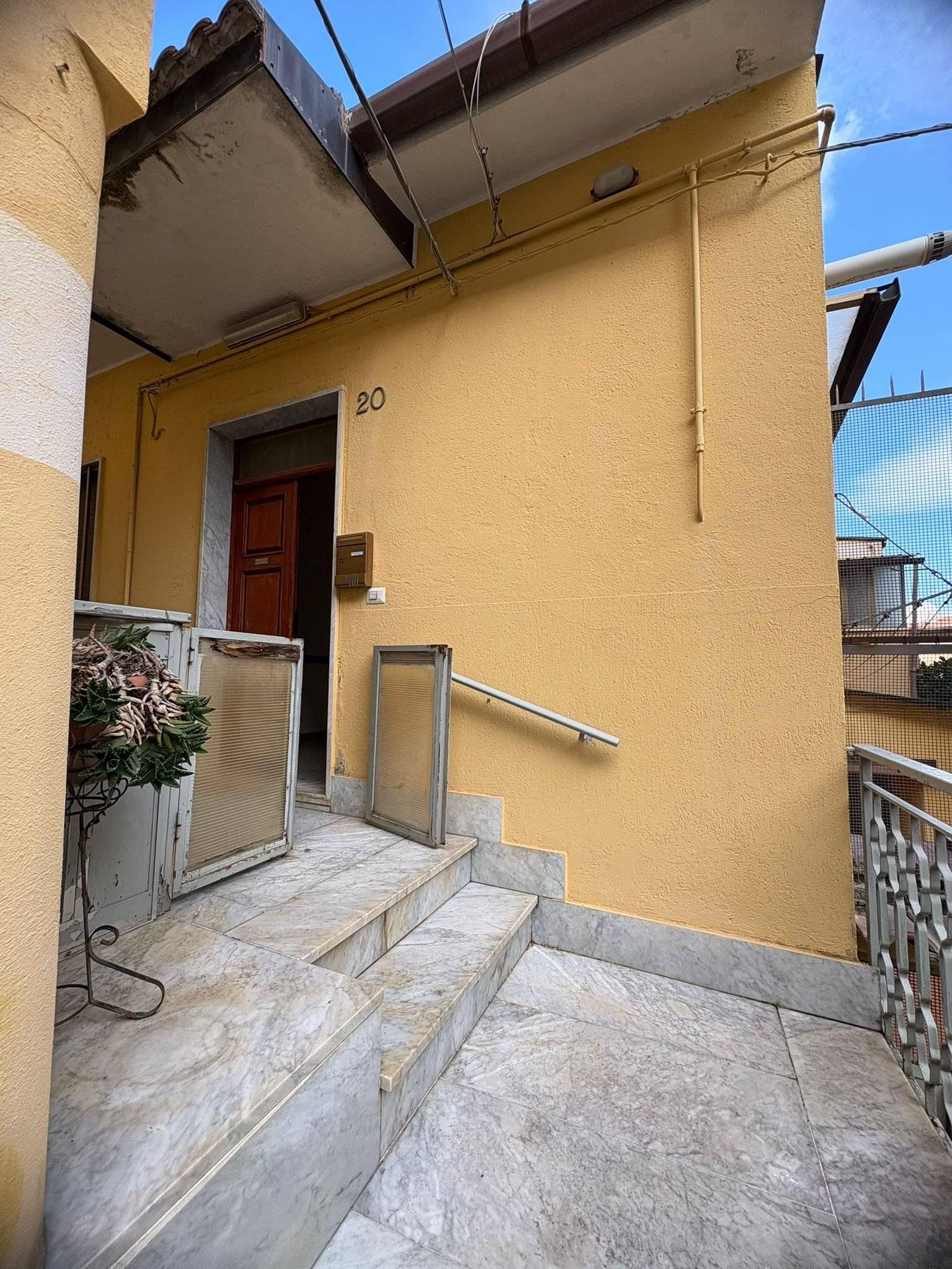 Casa Bi - Trifamiliare Vicolo Montecorvino, Catanzaro