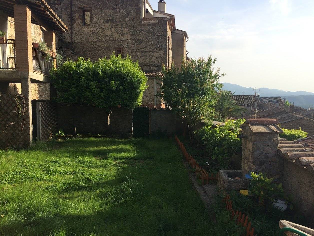 Casa indipendente Largo Michelangelo Buonarroti, 11, Giove