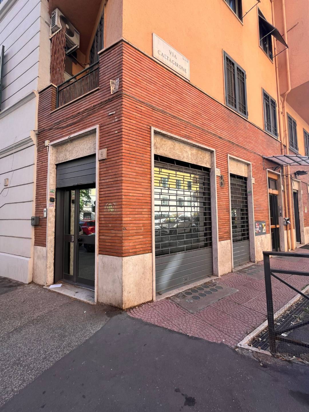 Attività  commerciale San Giovanni/Re di Roma, Roma