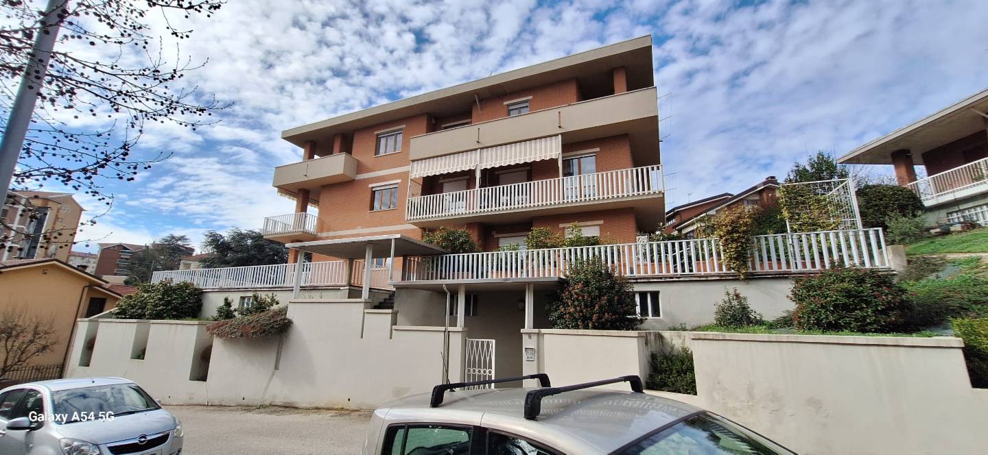 Attività  commerciale nord, Asti