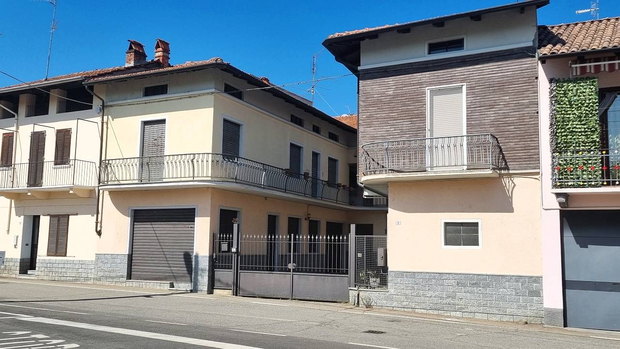 Casa Bi - Trifamiliare Via Roma, 27, Lozzolo