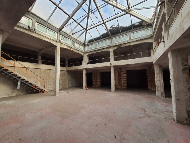 Magazzino - Deposito Via San Francesco, 20, Verona