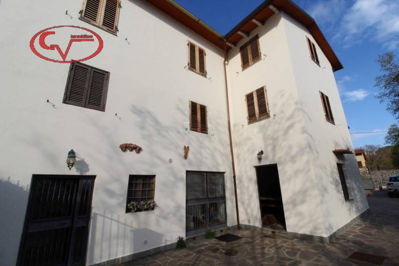 Villa San Giustino Valdarno, Loro Ciuffenna