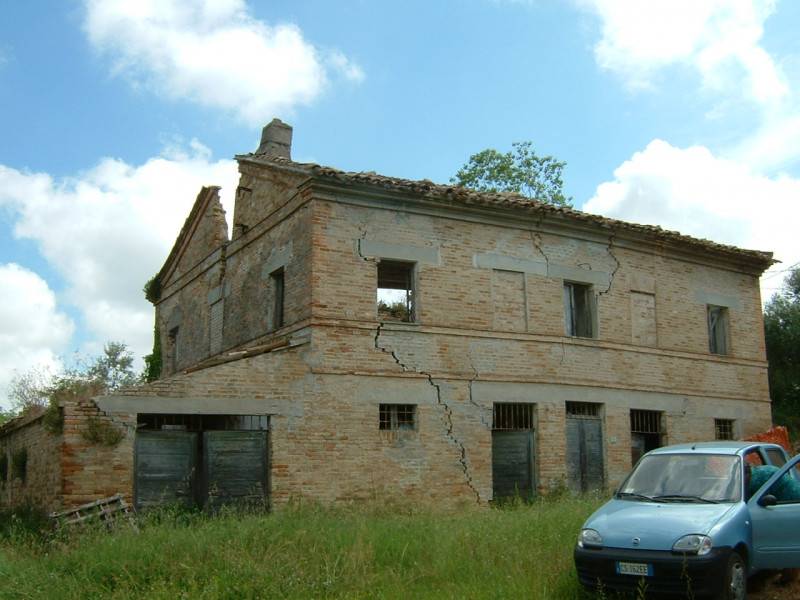 Rustico Via Aldo Moro, Ostra