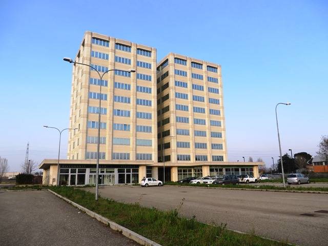 Negozio Via Ugo Lambertini, 1n, Imola