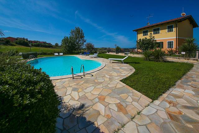 Villa, San Costanzo