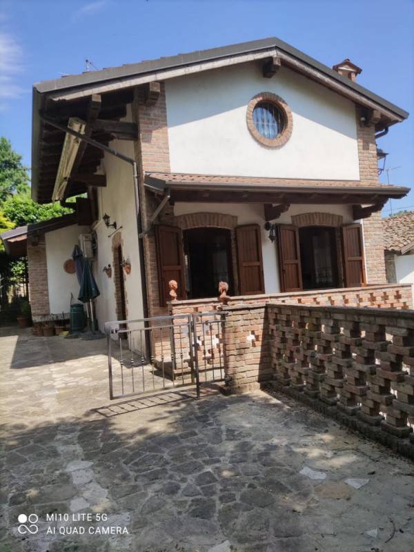 Casa indipendente Bregni, Montesegale