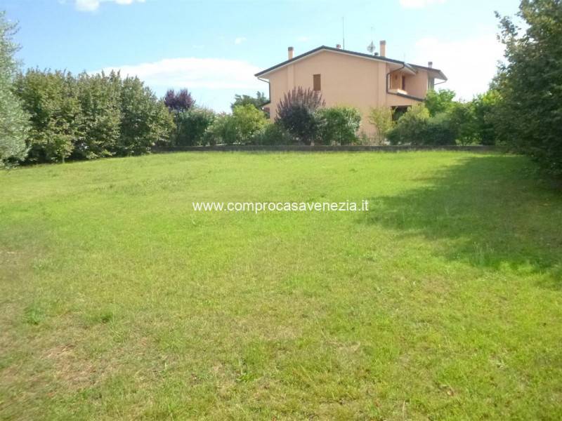 Terreno edificabile Via Treforni, Paese