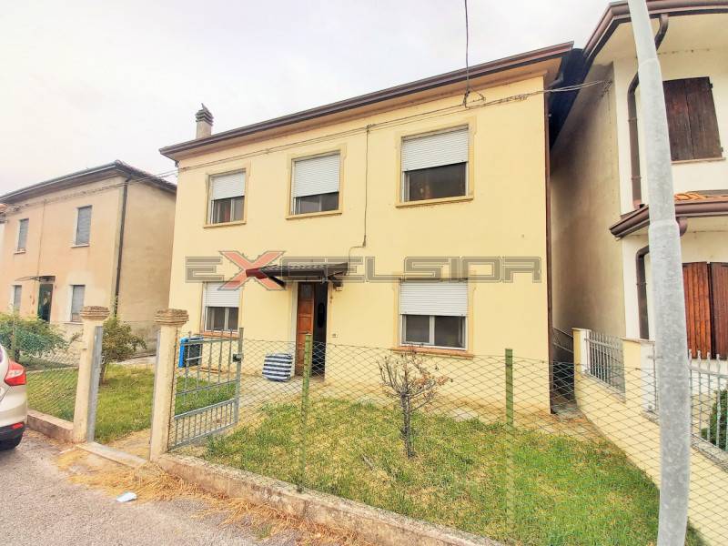 Casa indipendente Ariano, Mesola