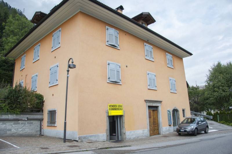 Negozio Via del Comun, Commezzadura