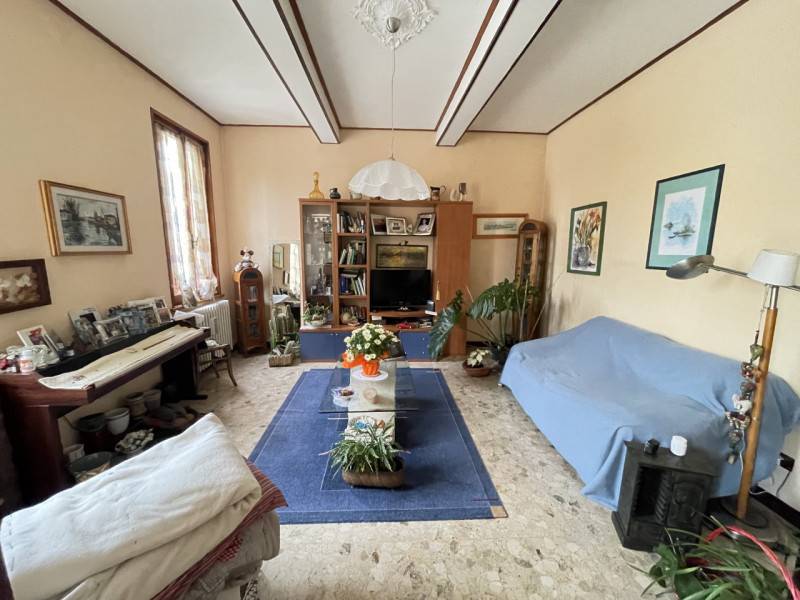 Casa indipendente, Suzzara