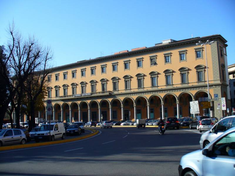 Attività  commerciale Libertà  / Savonarola, Firenze