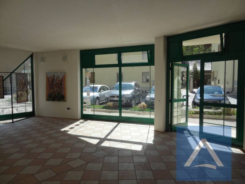 Negozio, Mezzocorona