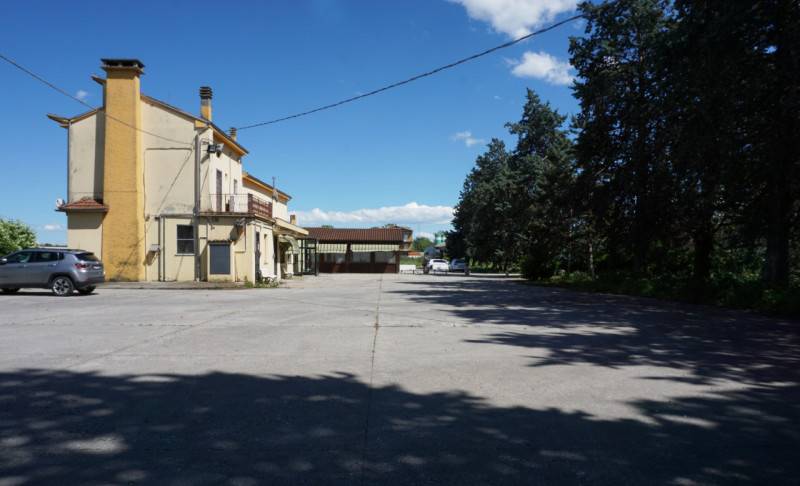 Attività  commerciale Fidenza, Fidenza