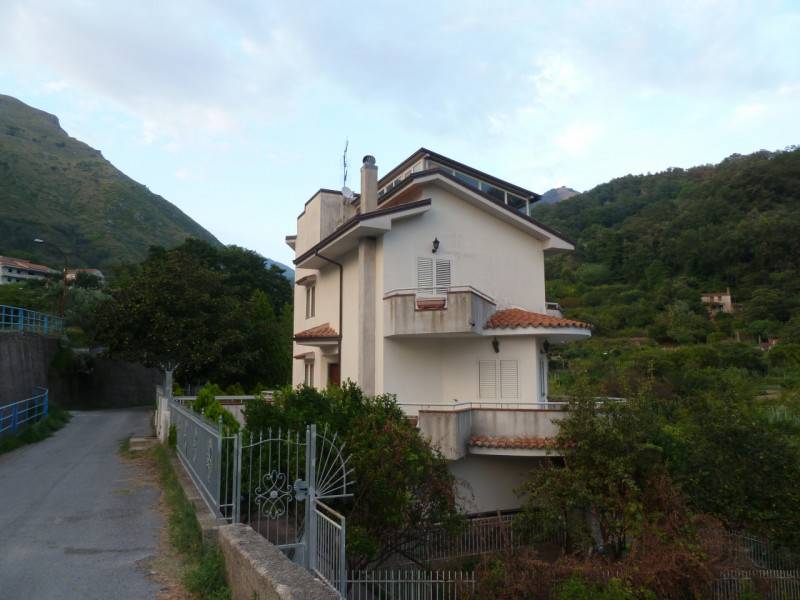 Casa indipendente Sangineto, Sangineto