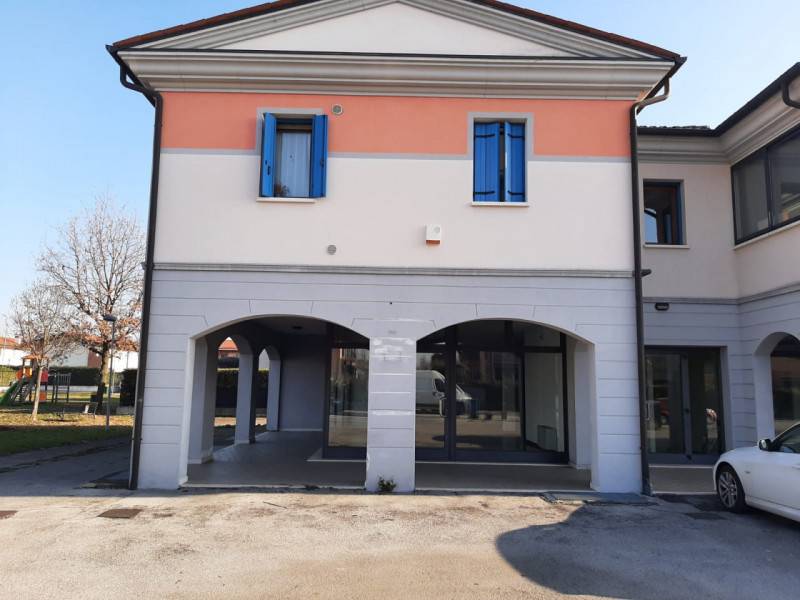 Negozio Castione, Loria