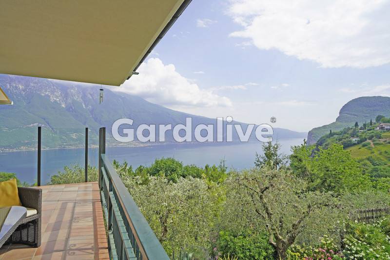 Villa, Tremosine sul Garda