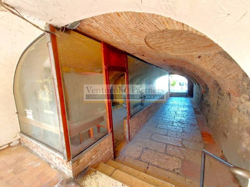 Attività  commerciale Moniga del Garda - Centro, Moniga del Garda