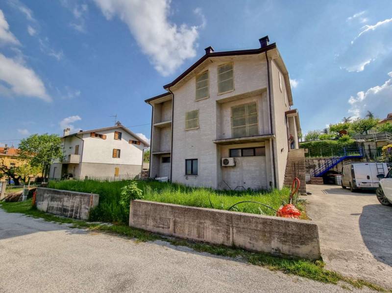 Casa Bi - Trifamiliare Mercato Vecchio, Pietrarubbia