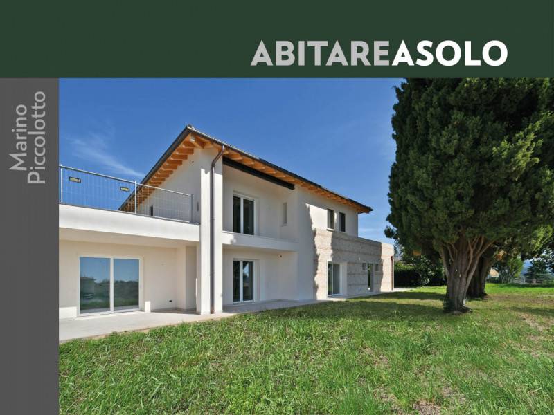 Villa, Castelcucco