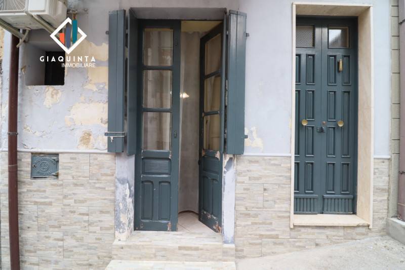 Casa indipendente Palagonia, Palagonia