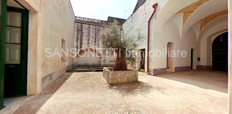 Palazzo - Stabile Specchia - Centro, Specchia