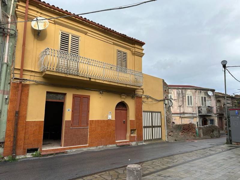 Casa indipendente Gualtieri Sicaminò, Gualtieri Sicaminò