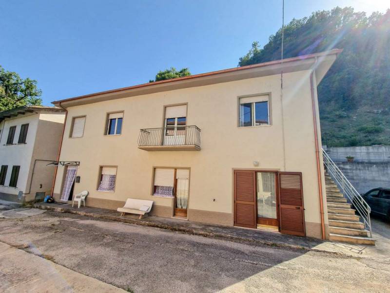 Casa indipendente Abbadia di Naro, Cagli