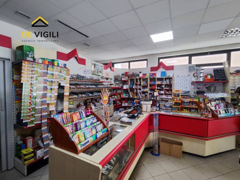 Attività  commerciale, Mezzolombardo