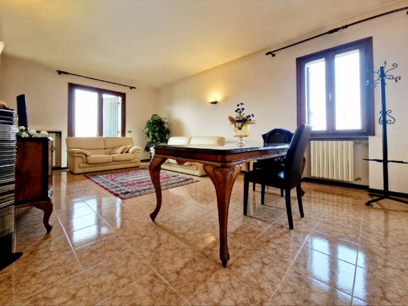 Casa indipendente Solesino, Solesino