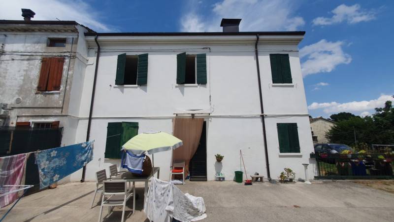 Casa indipendente Fossa, Concordia sulla Secchia