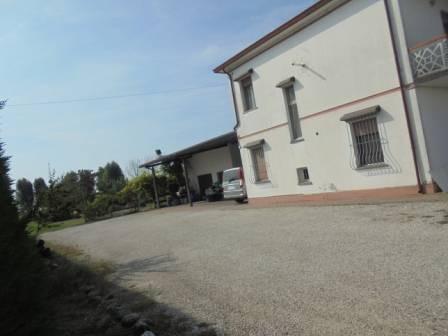 Casa indipendente, Riva del Po