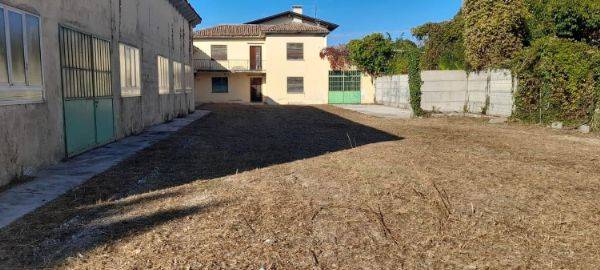 Capannone Rosà, Rosà