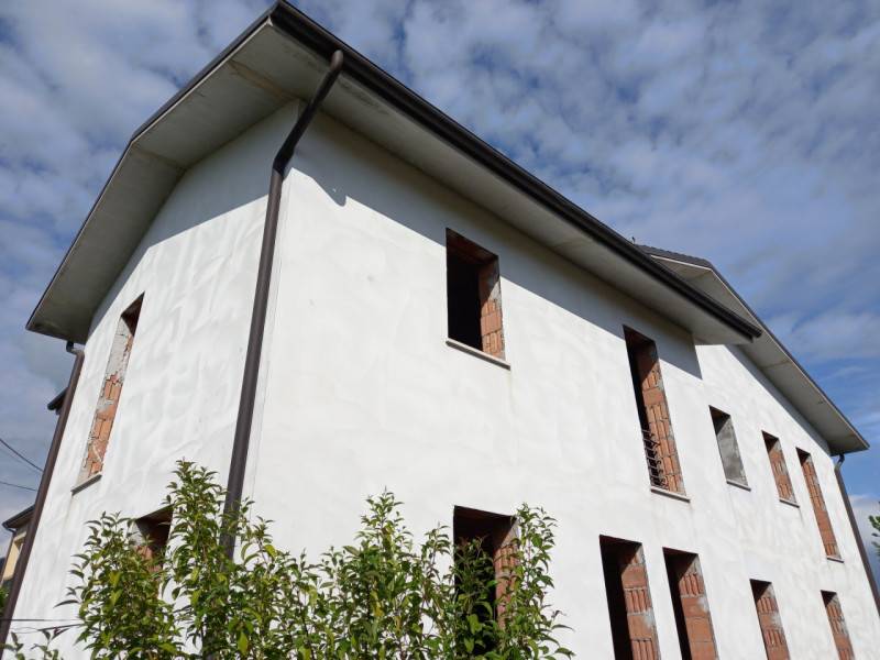 Villa San Tomio, Malo