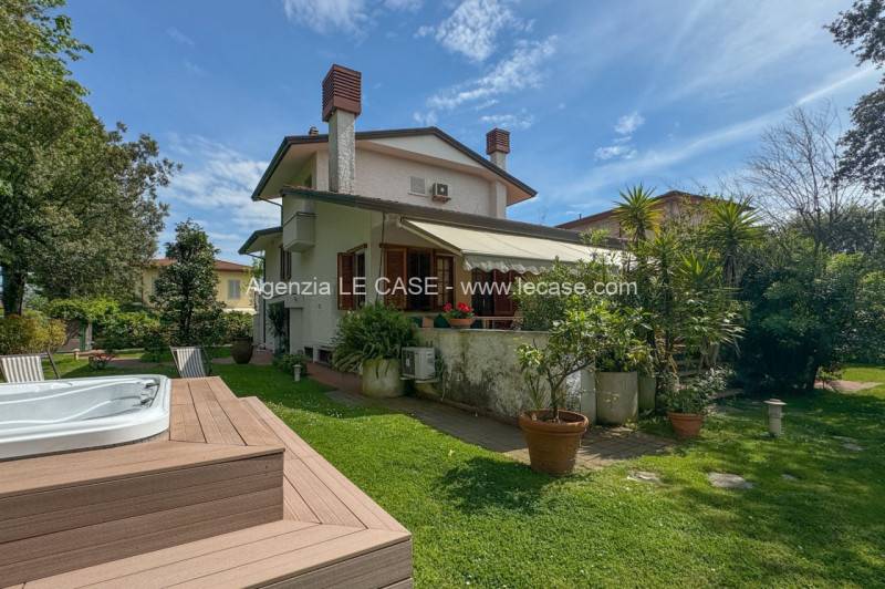 Villa Centro, Forte dei Marmi
