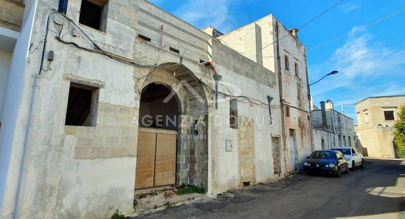 Casa indipendente, Alliste