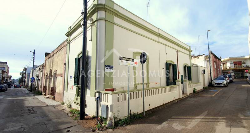 Casa indipendente, Racale