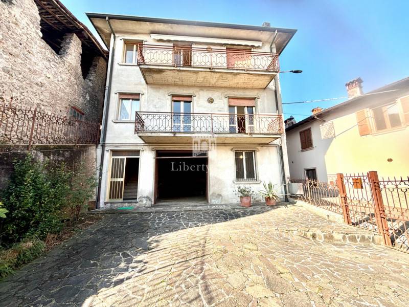 Villa, Preseglie