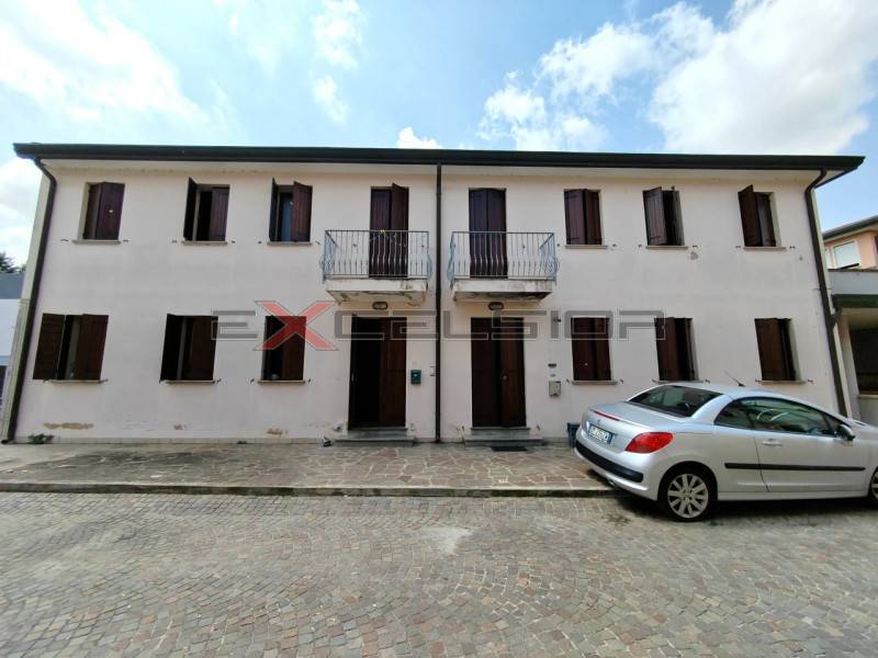 Palazzo - Stabile Cavarzere, Cavarzere