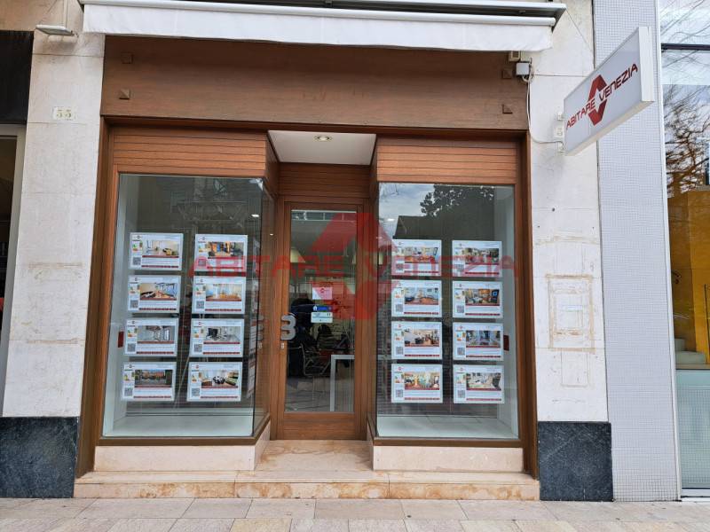 Attività  commerciale Lido, Venezia