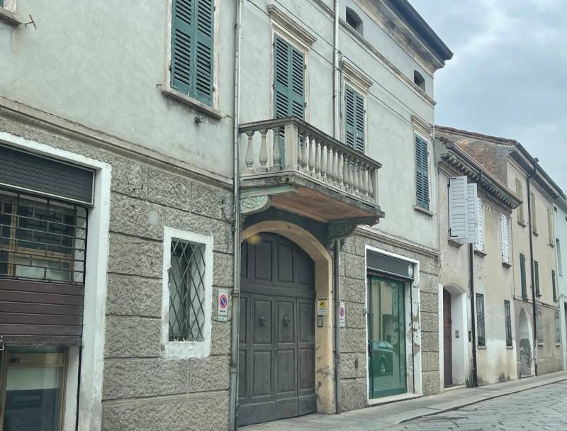 Palazzo - Stabile Gualtieri - Centro, Gualtieri