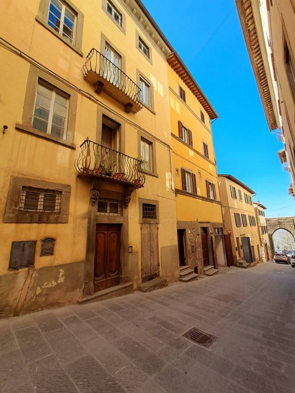 Casa Bi - Trifamiliare Cortona - Centro, Cortona