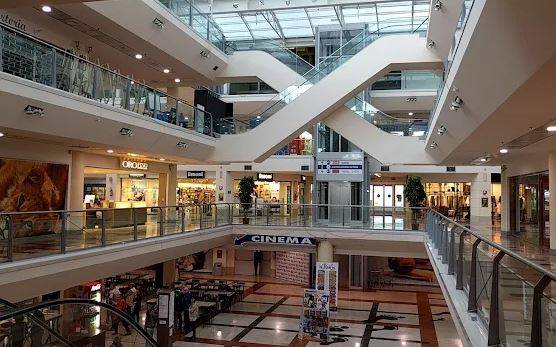 Attività  commerciale, Corte Franca