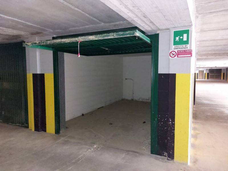 Box - Garage - Posto Auto, Forlì