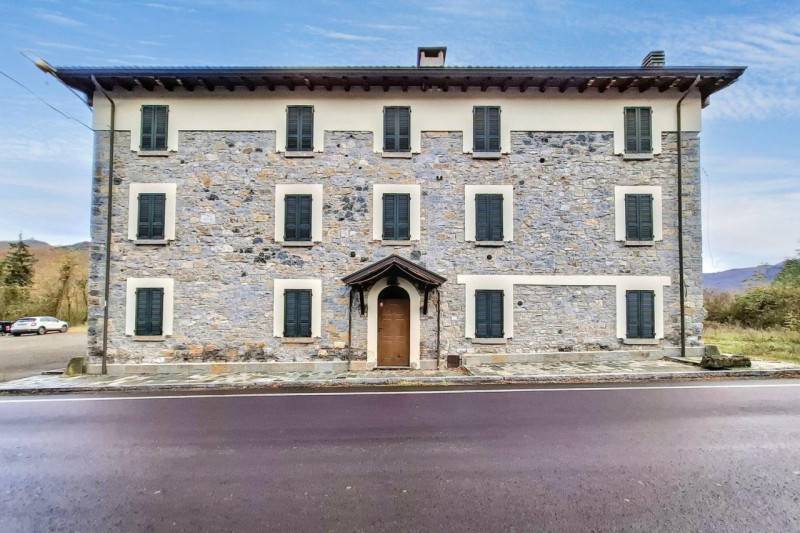 Palazzo - Stabile, Ferriere