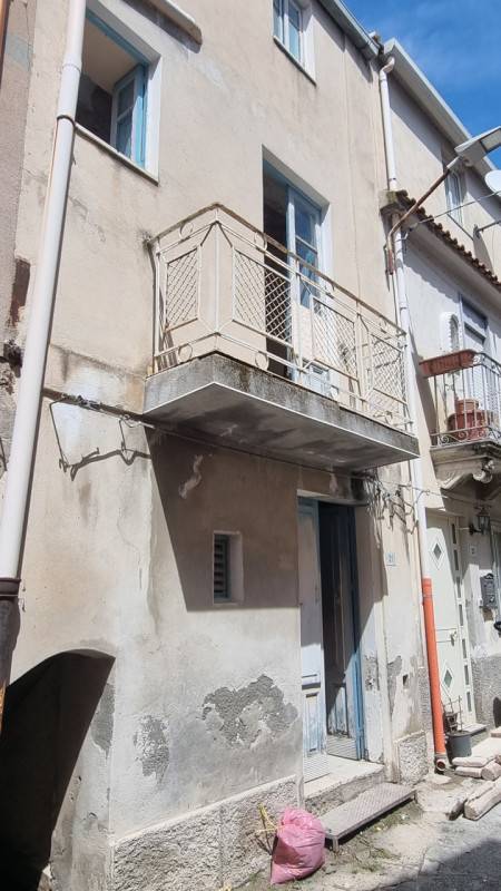 Casa indipendente Gualtieri Sicaminò, Gualtieri Sicaminò