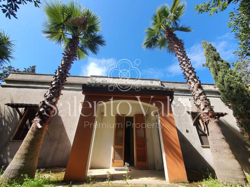 Villa, Parabita