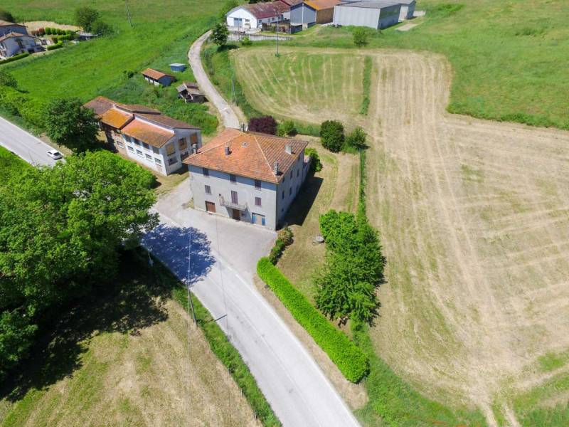 Casa Bi - Trifamiliare Belforte all 'Isauro, Belforte all'Isauro