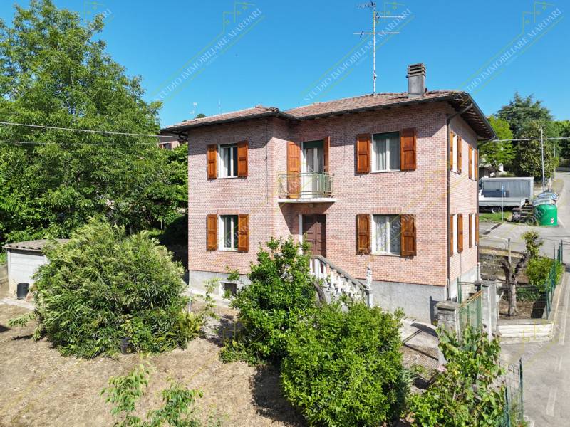 Villa Castelvetro di Modena, Castelvetro di Modena