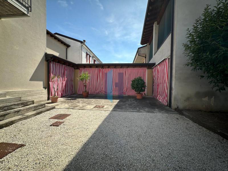 Attività  commerciale, Casalmoro